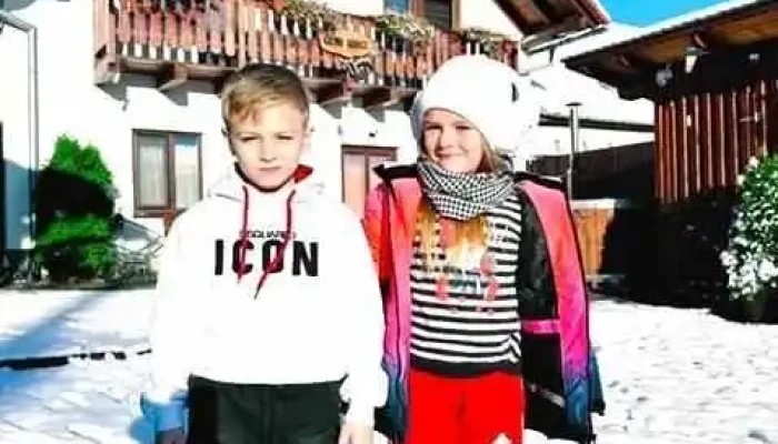 Casa Iancu Jina -  Videoclipuri - Jina