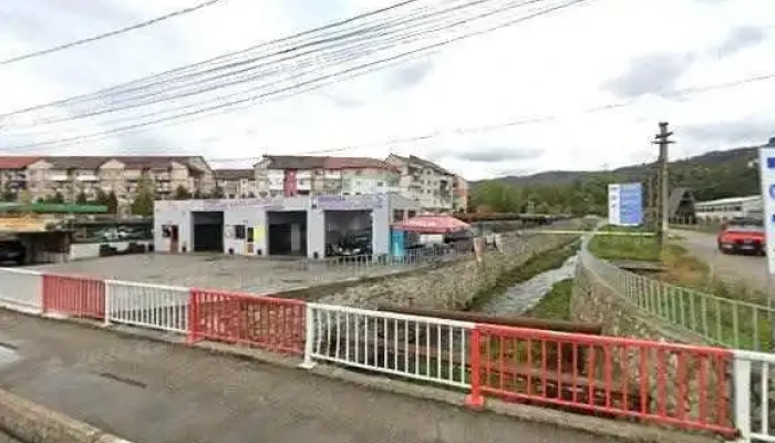 Casuta Albastra -    Service Auto Itp Petrosani Vulcanizare Incarcare Freon Auto Geometrie Roti Petrosani Street View Si 360deg - Petroșani