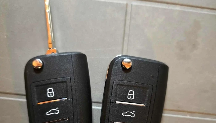 Chei Auto Sibiu -    Deblocare Auto Chei Pierdute Copiere Chei Cu Cip Reparatie Contact Auto Anulare Imobilizator Sibiu - Sibiu