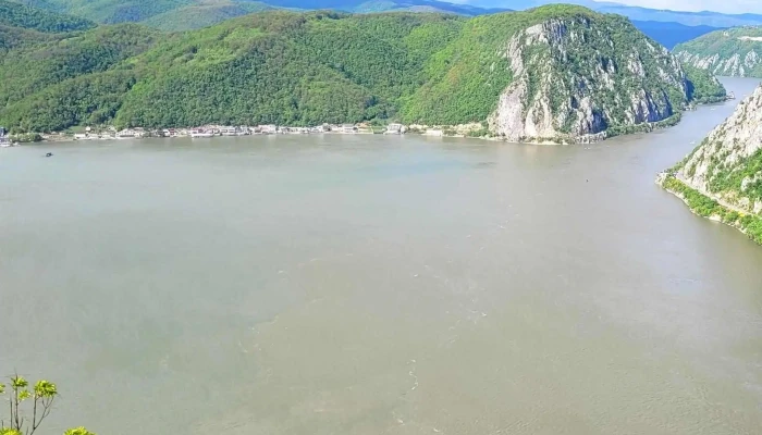 Ciucarul Mare -  Aproape De Mine - Dubova