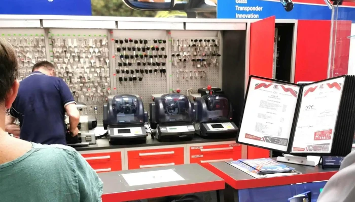 Copiere Chei Auchan Drumul Taberei -  Program - București