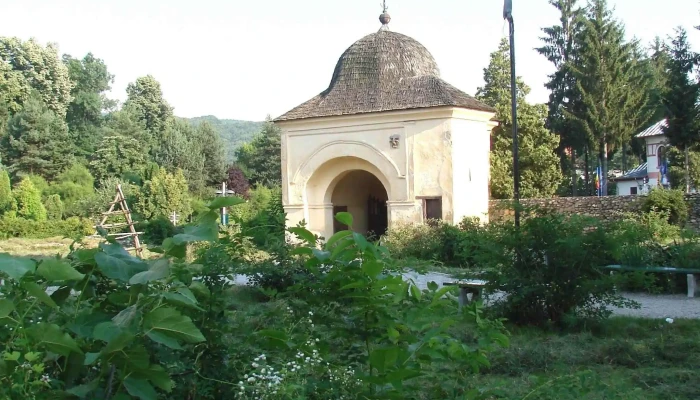 Curtea Domneasca Din Curtea De Arges Deschis Acum - Curtea De Argeș