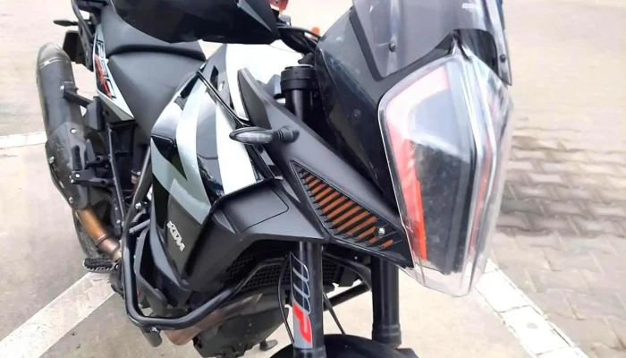Dinu Moto -  Instagram - Mitocu Dragomirnei