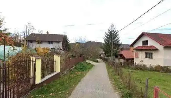 La Ticu -  Instagram - Bughea De Jos