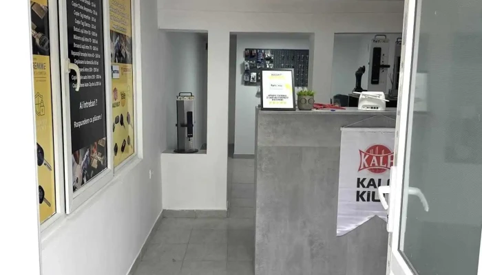 Lacatus Sector 5 6 -    Deblocari Usi   Copiere Chei Tag Interfon   Chei Auto   Magazin Lacatuserie Interior - București