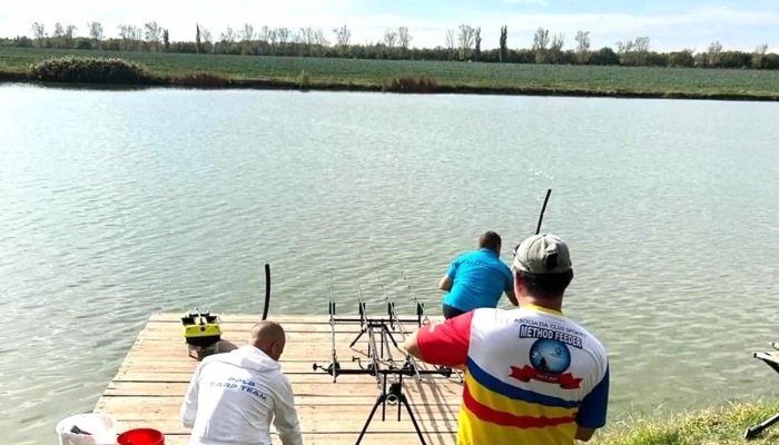 Lacul Sapunari Aproape De Mine - Săpunari
