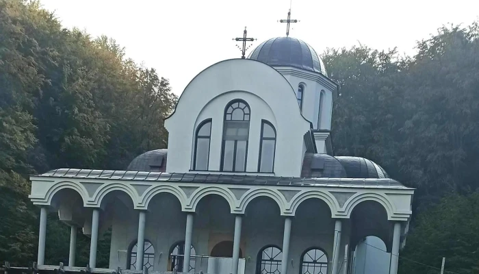 Manastirea Sinca Noua Aproape De Mine - Romania