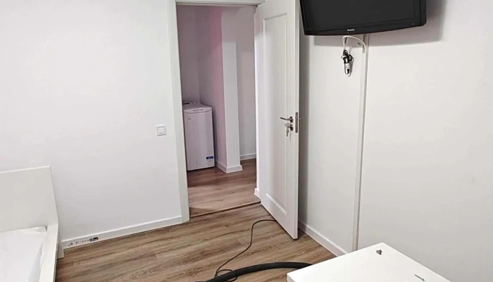 Mestereanuro   Instalatori Electricieni Lacatusi Tamplari Bucuresti București - București