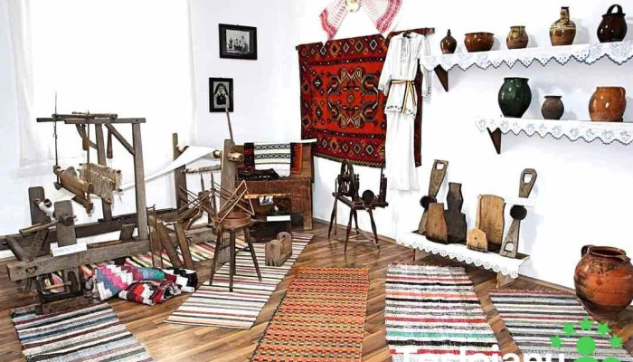 Muzeul etnografic La Mosu si Maica Măderat - Maderat