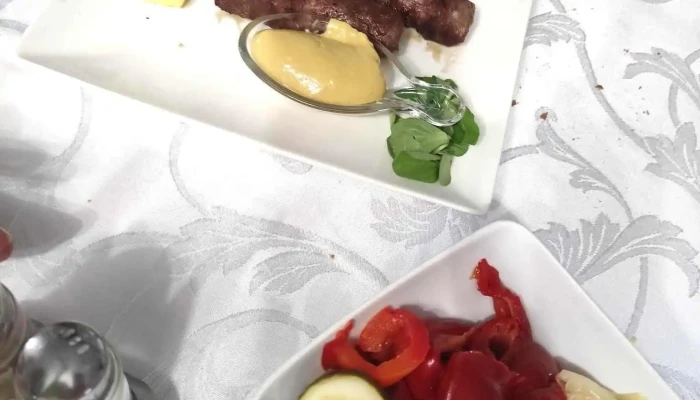 Restaurant La Pentelescu -  Mancaruribauturi - Poiana Stampei