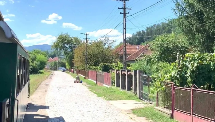 Statie Mocanita Brad -  Aproape De Mine - Brad