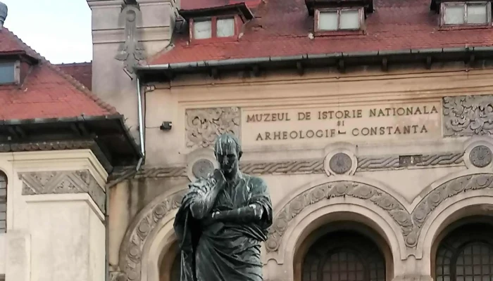 Statuia Lui Ovidiu Din Constanta Aproape De Mine - Constanța